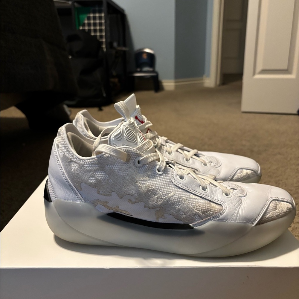 Air Jordan 39  Basketball Shoes with Translucent Soles - Picture 4 of 6